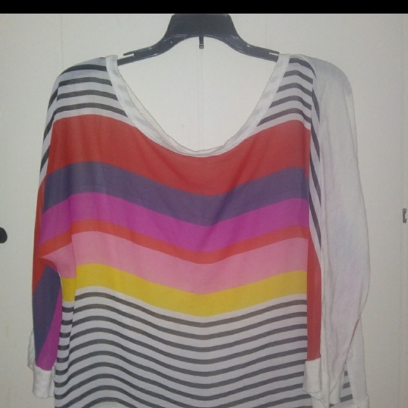 Kenneth Cole top - Picture 12 of 16